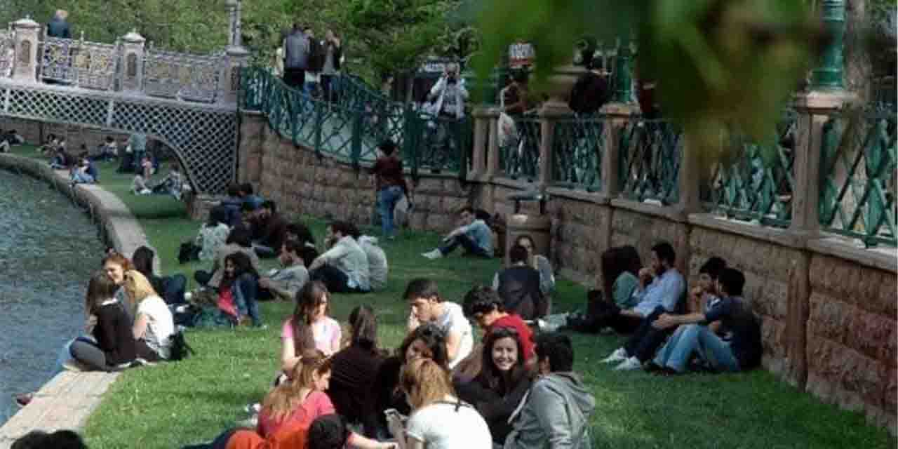 Eskişehir'de öğrenciler kayıtlarını donduruyor