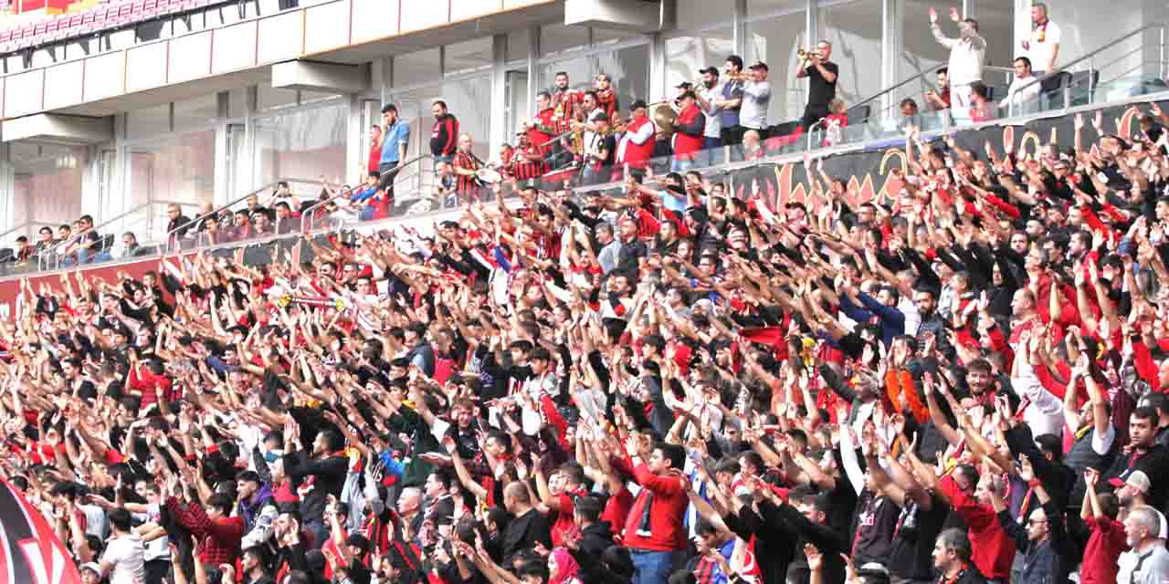 Eskişehirspor taraftarı iş başında