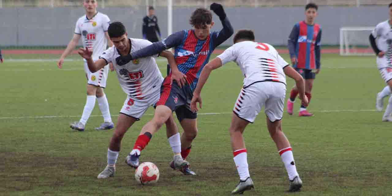 Es-Es Demirspor maçının üstesinden geldi!