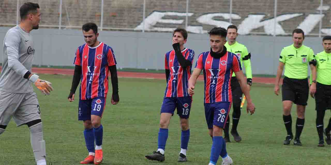 Demirspor ve Yunusemrespor'da işler hiç iyi gitmiyor