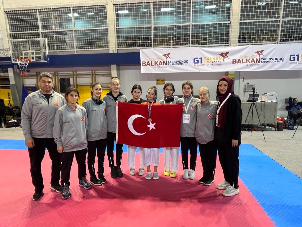 Eskişehirli milli tekvandoculardan 7 madalya