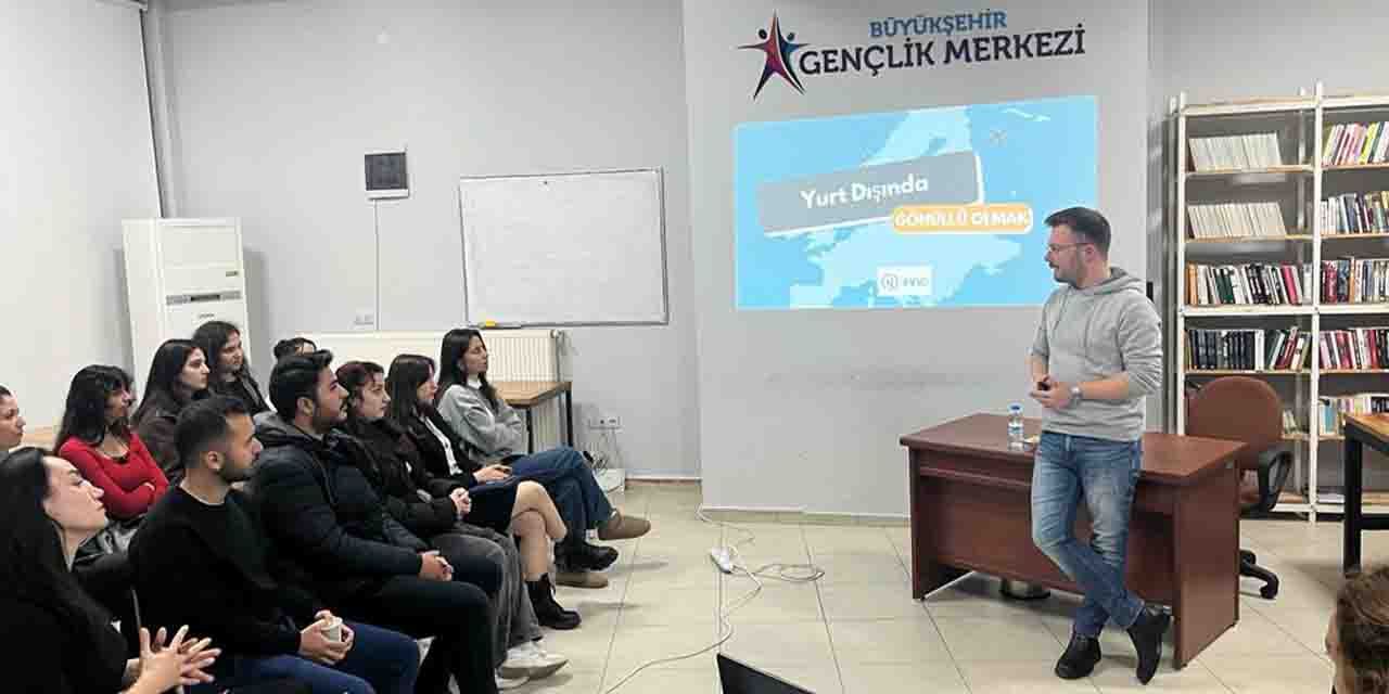 Eskişehir'de gönüllülük söyleşisi yapıldı