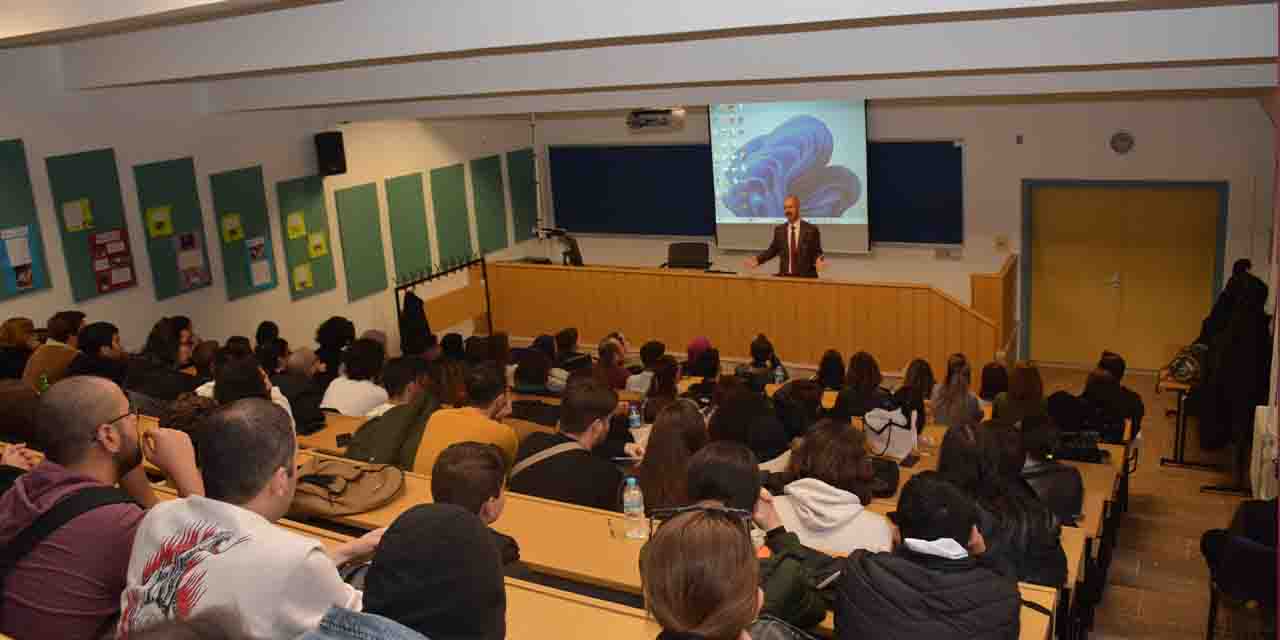 Anadolu Üniversitesi'nde Osmanlı konuşuldu