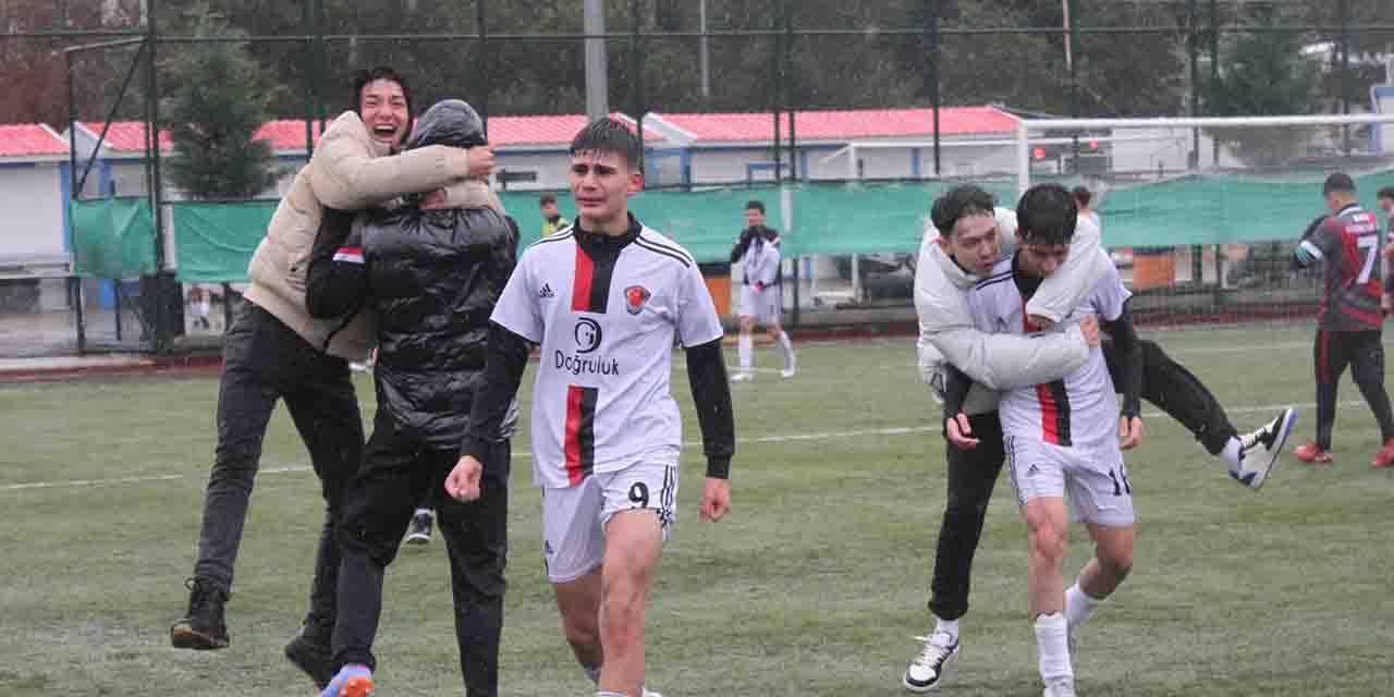Gençlergücü ve 71 evler güldü