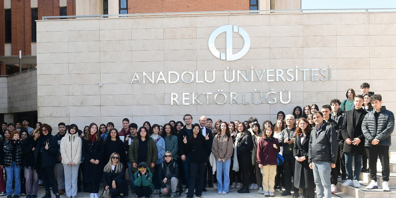 Anadolu Üniversitesi kapılarını aday öğrencilere açıyor