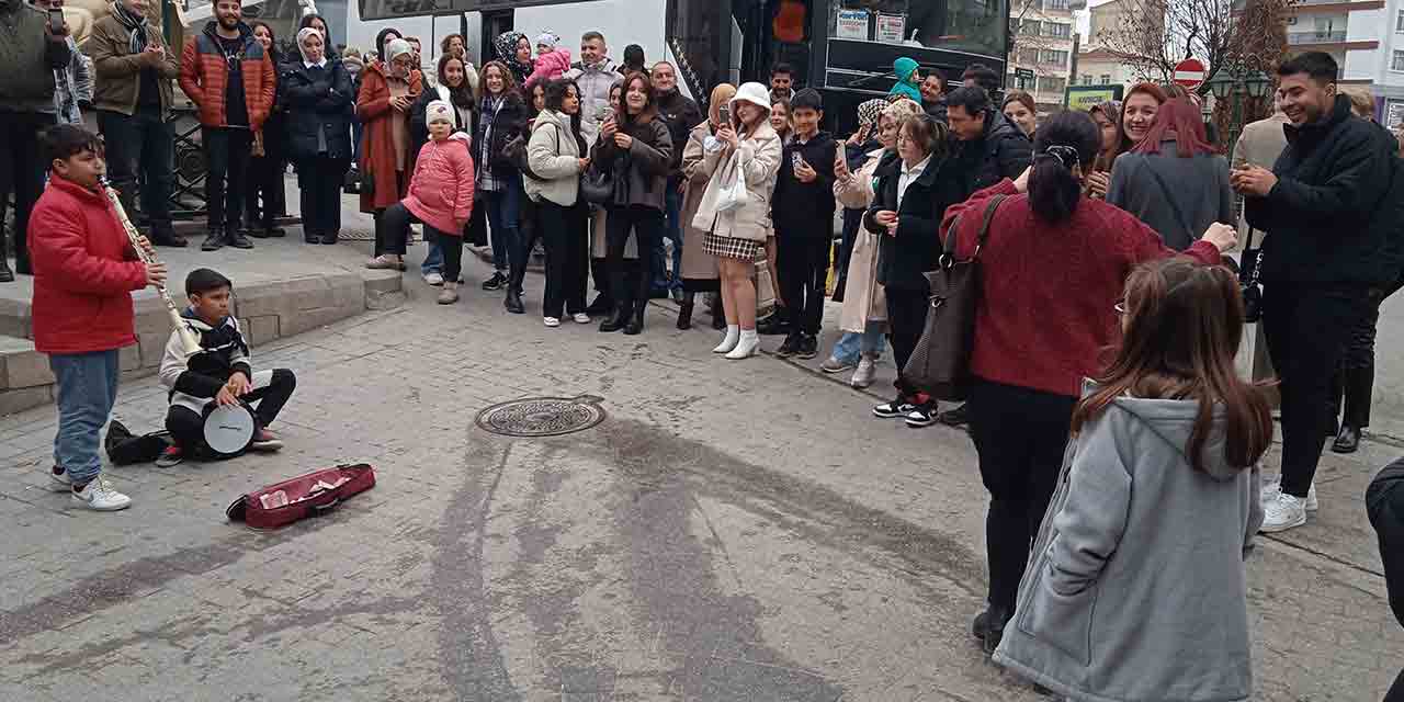 Minik müzisyenler Eskişehirlileri hayran bıraktı