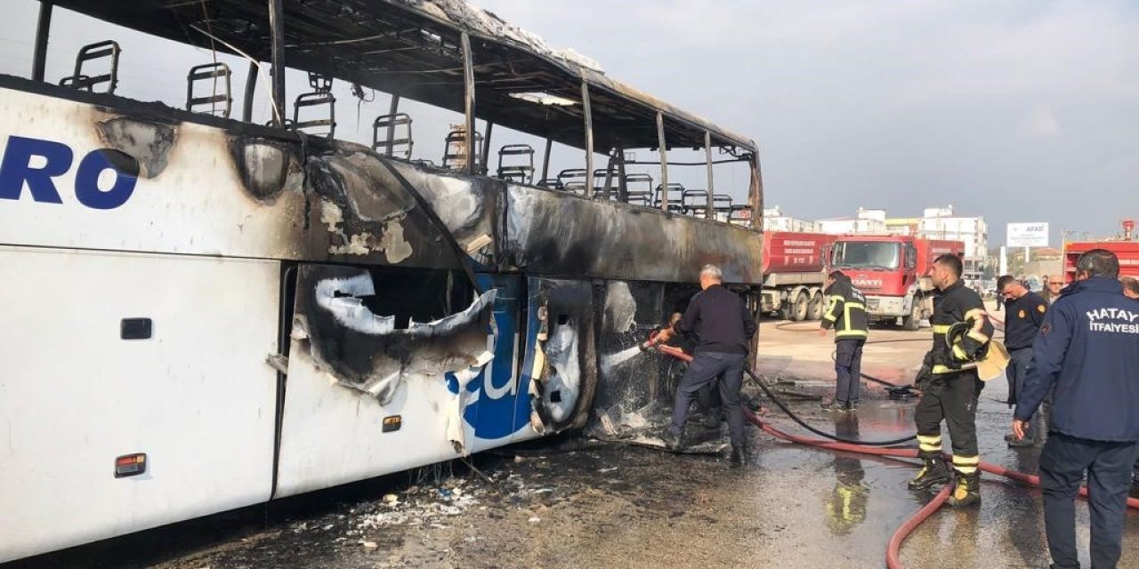 Yolcu otobüsü alev topuna döndü
