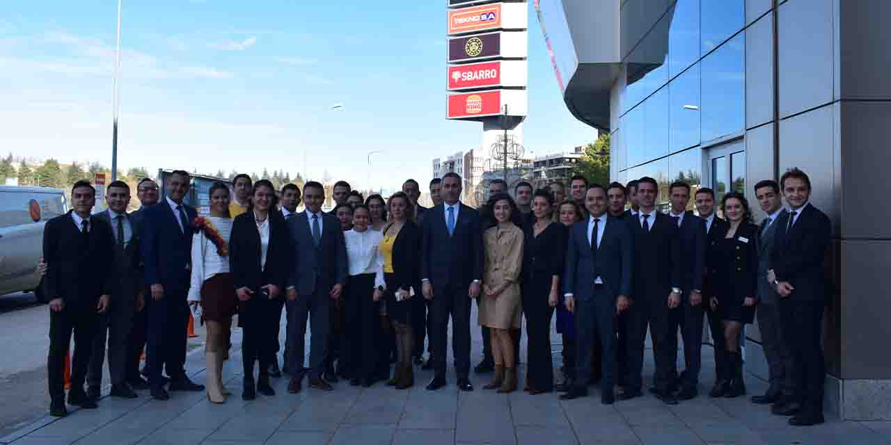 Özdilek Eskişehir 12. açılış yıl dönümünü kutladı