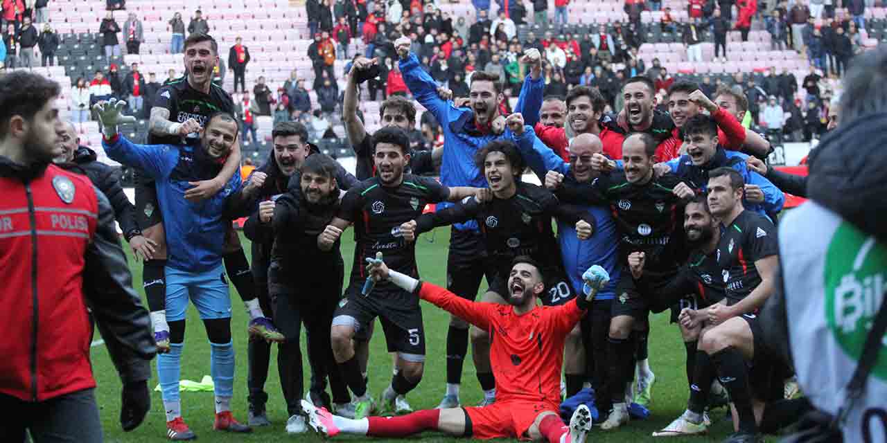 Es-Es'i yenince sanki şampiyon olmuş gibi sevindiler