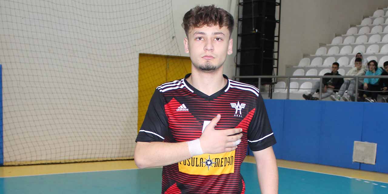 Sabri Kaçak performansı ile dikkat çekiyor