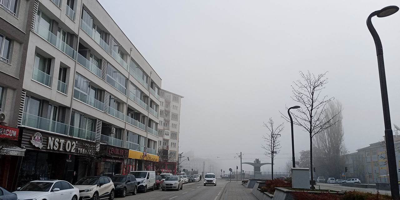 Yeni yılın ilk günü Eskişehirliler sise uyandı