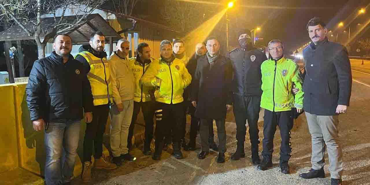 MHP Tepebaşı İlçe Teşkilatı polis noktalarını ziyaret etti