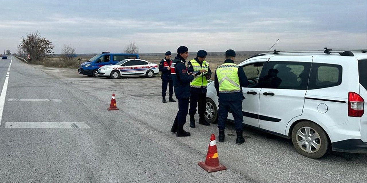 Eskişehir'de kusurlu bulunan araç sürücülerine ceza yağdı