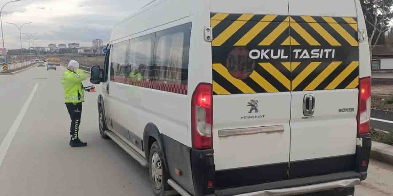 Okul servis araçlarına polisten denetim