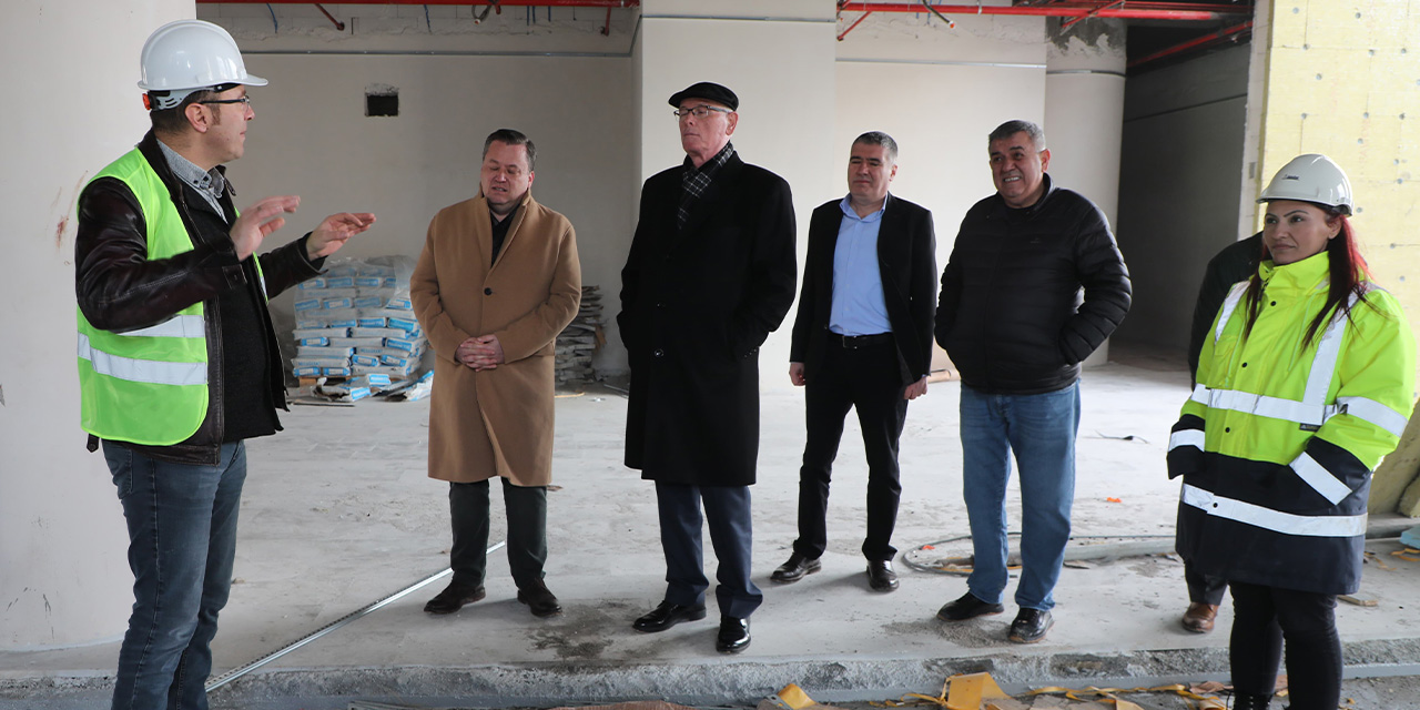 Başkan Kurt 100. Yıl Kültür Merkezi çalışmalarını denetledi