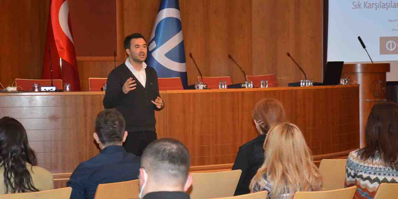Anadolu Üniversitesi'nde sosyal bilimler semineri