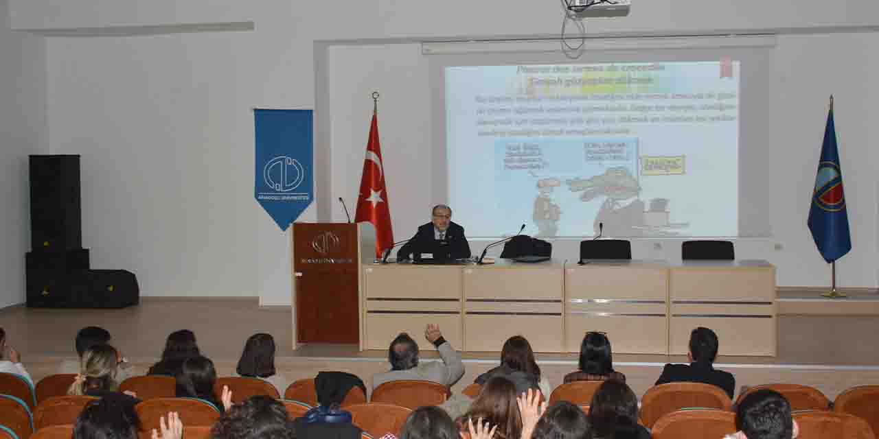 Anadolu Üniversitesi'nden bir eğitici seminer daha!