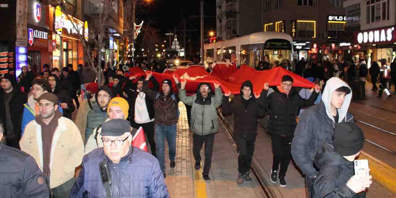 Eskişehir şehitlerimiz için yürüdü