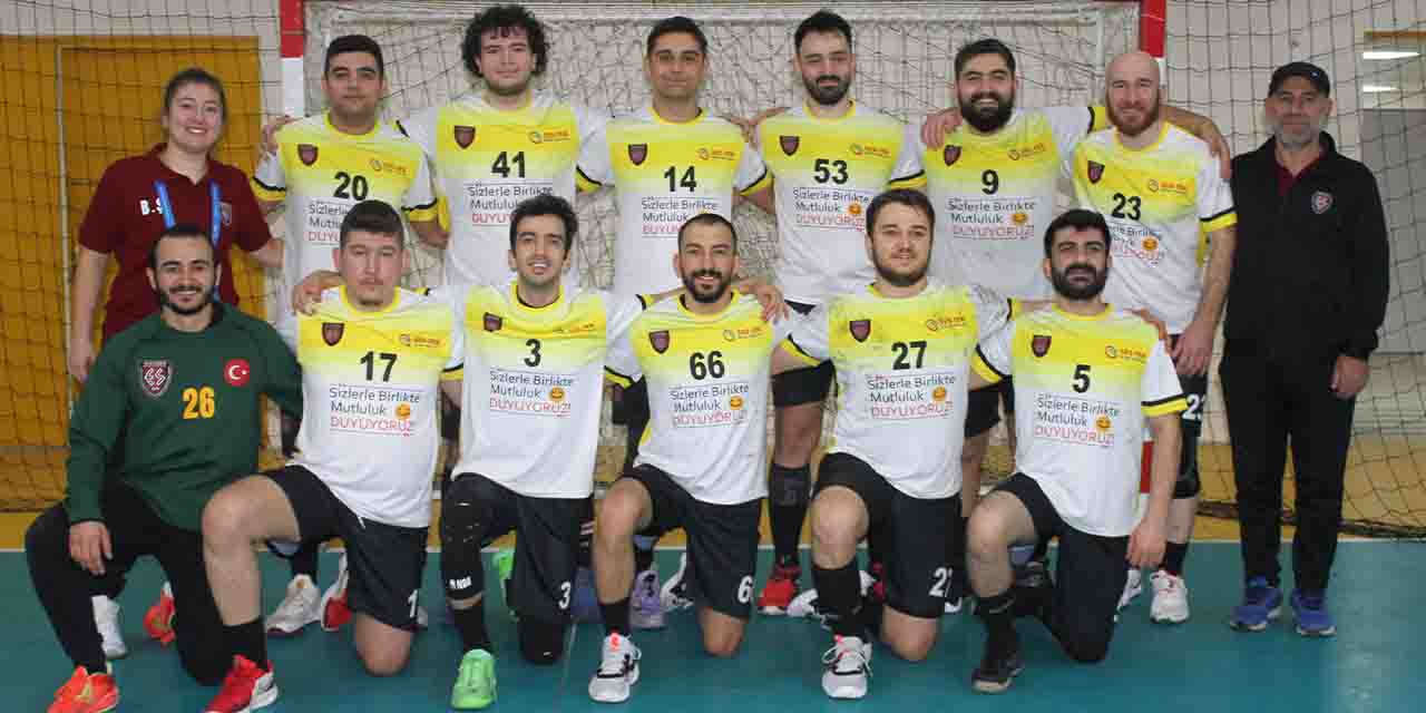 Hentbolda çifte zafer