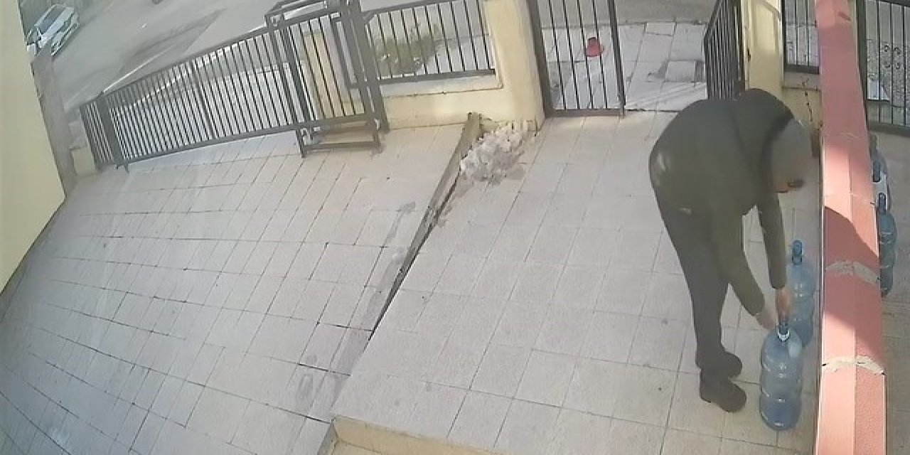 Su parasını çalan adam kameralardan kaçamadı