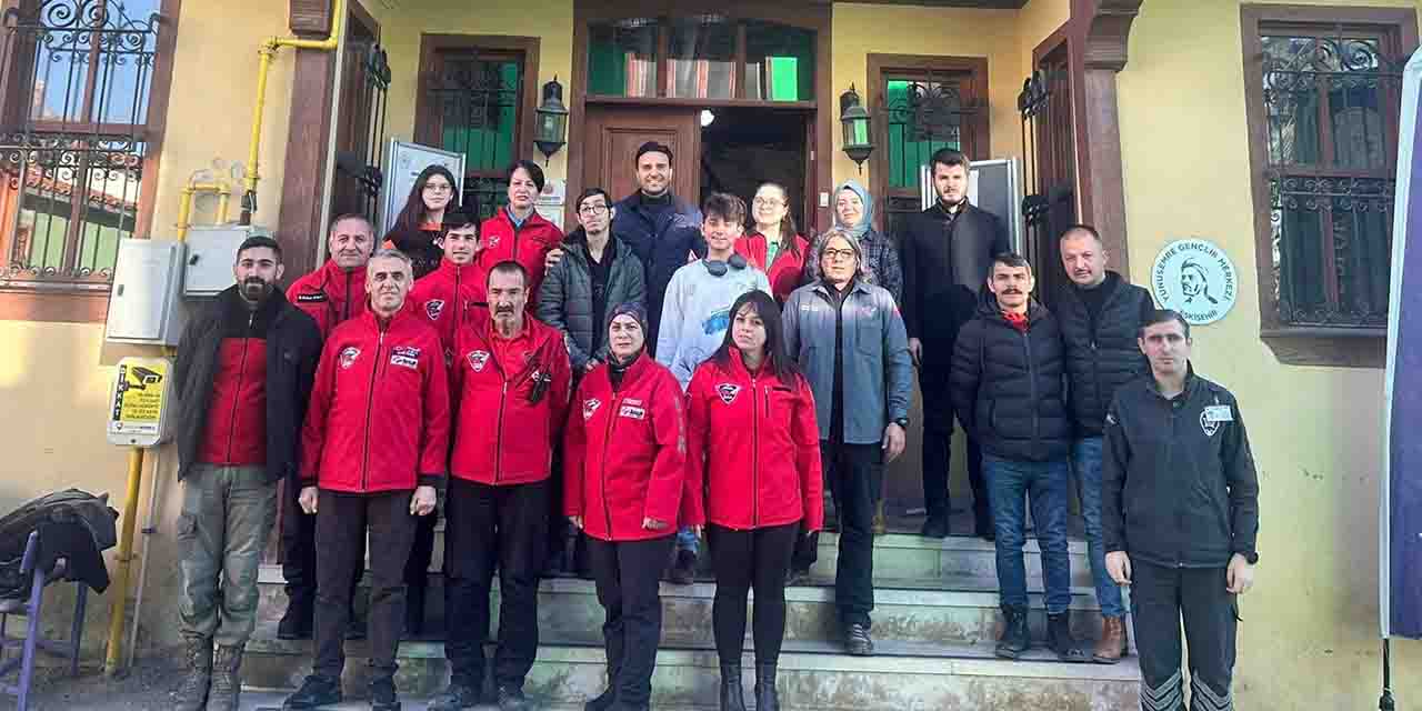 Acil durumlarda nasıl davranılması gerektiğini öğrettiler