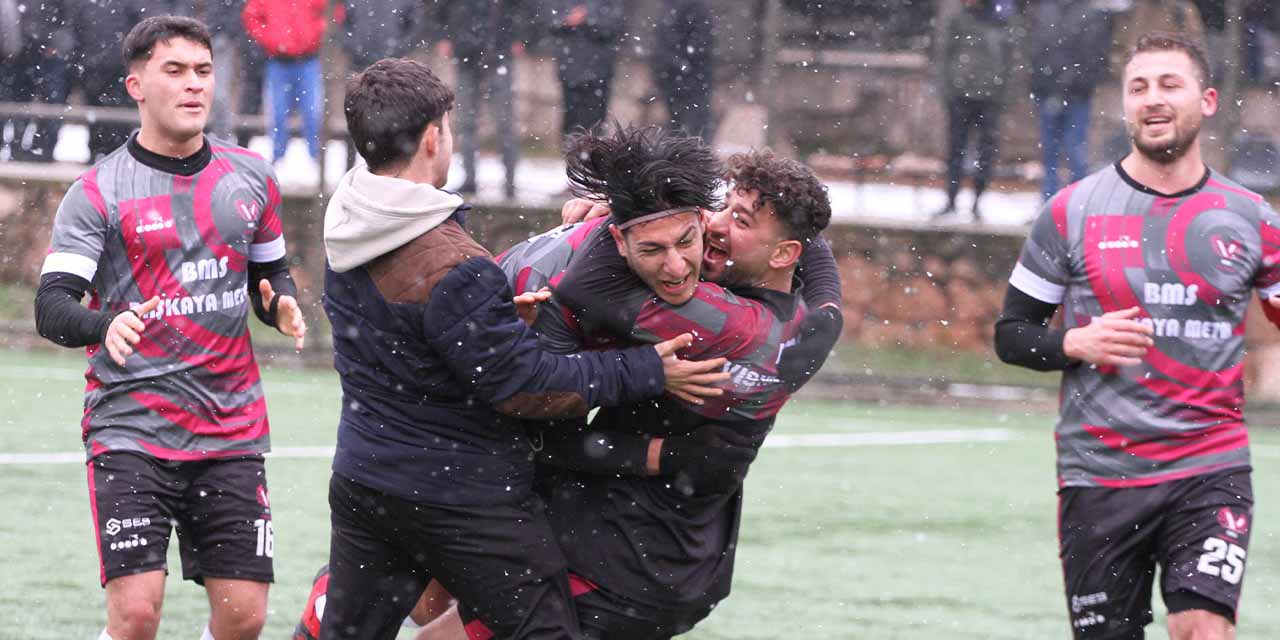 Vişnelikspor’dan kar beyaz zafer