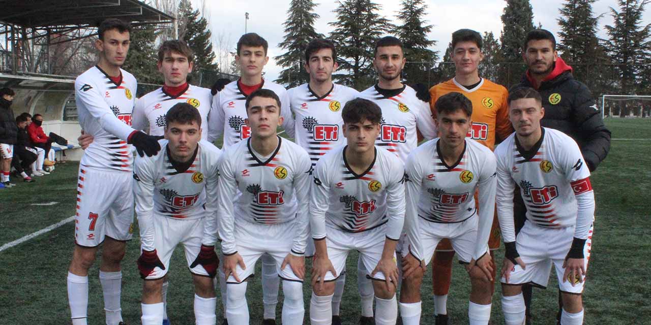 Es-Es U18’leri farklı aldı