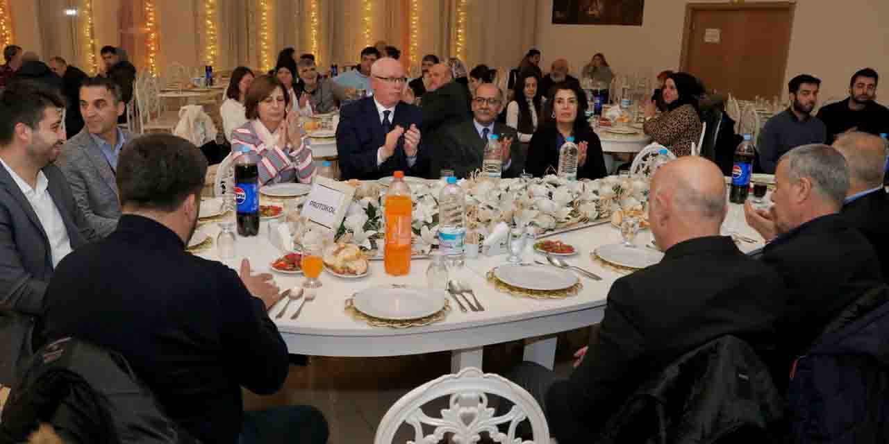 Kurt ve Ünlüce Orhangazi Mahallesi sakinleri ile bir arada