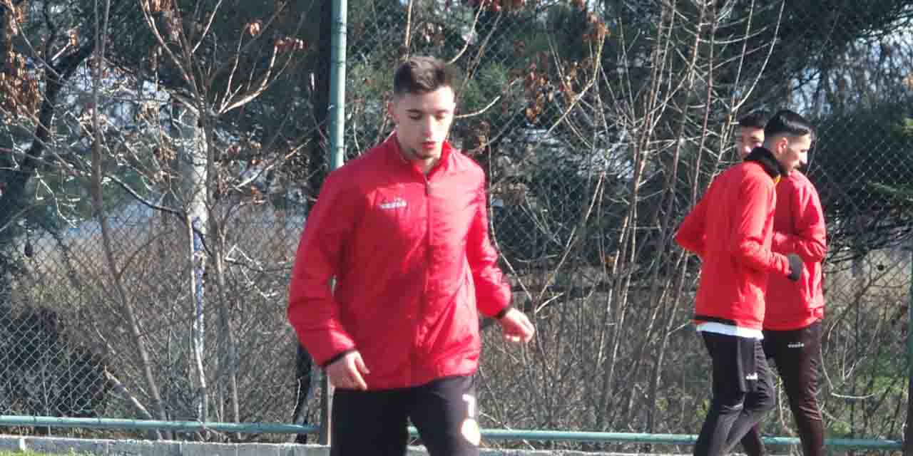 Ahmet Sezer imzaya hazır