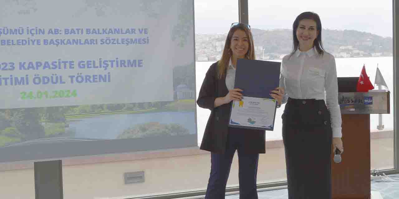 Büyükşehir personeli başarı ödülünü kazandı