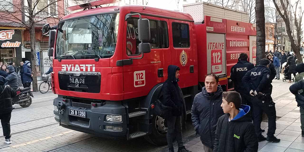 Eskişehir'in göbeğinde yangın paniği