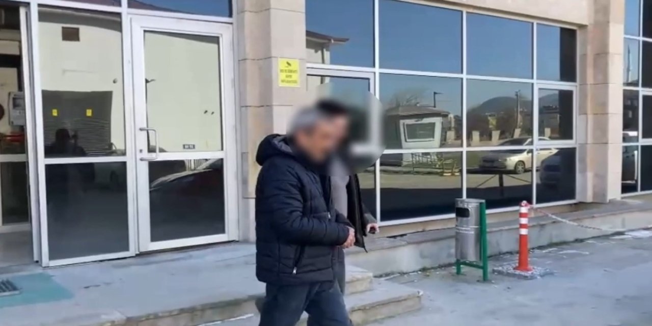Uyuşturucuyu kemerinde saklamış...