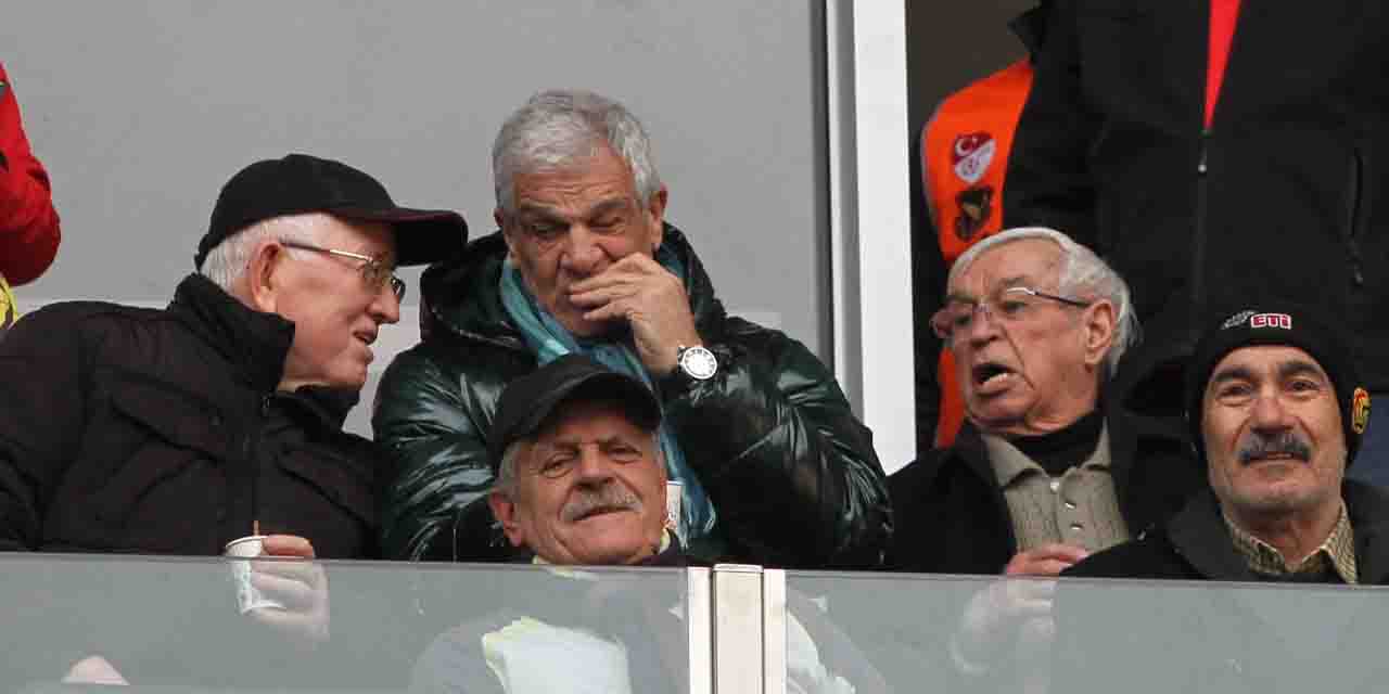 Es-Es’in efsaneleri tribünde