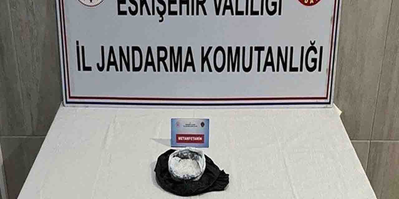 İstanbul’dan Eskişehir'e uyuşturucu getiren şahıslar yakalandı