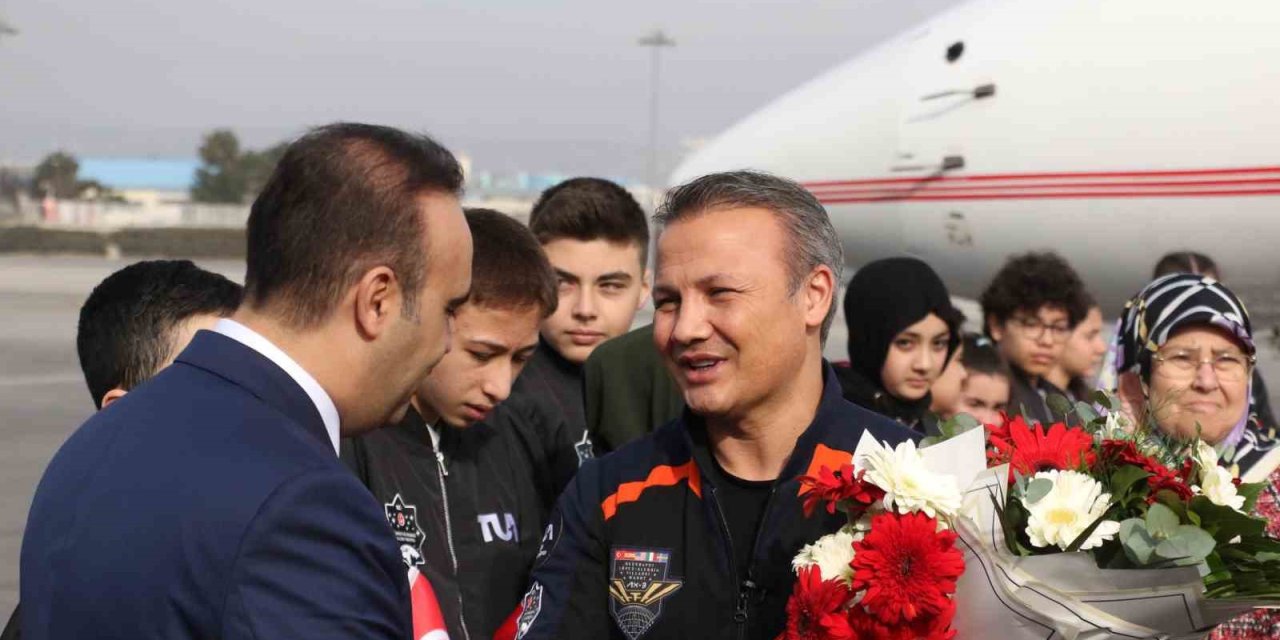 Türk astronot Gezeravcı duygularını dile getirdi