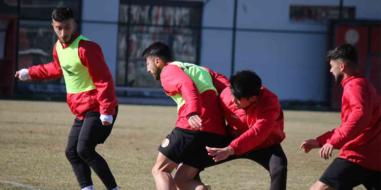 Şimşekler Yunusemrespor derbisine hazırlanıyor