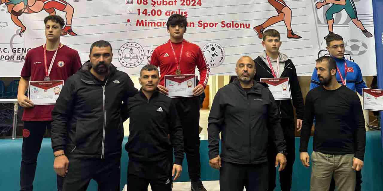Güreşçiler gururlandırdı