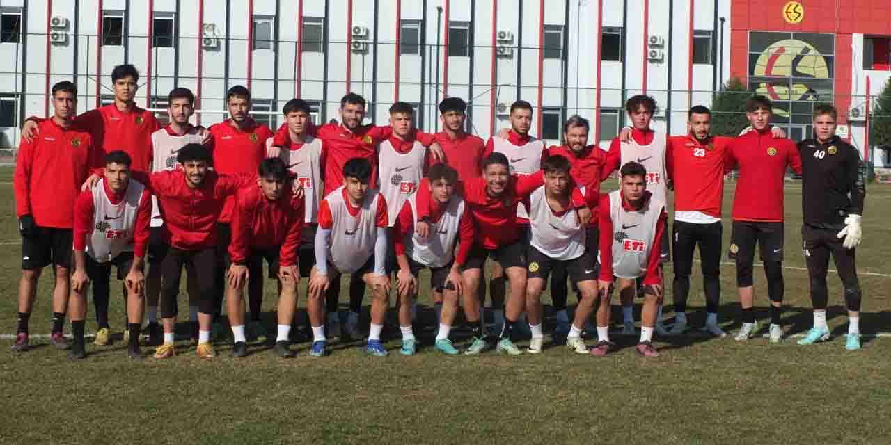 Eskişehirspor'da yedekler ve U19 takımı karşılaştı