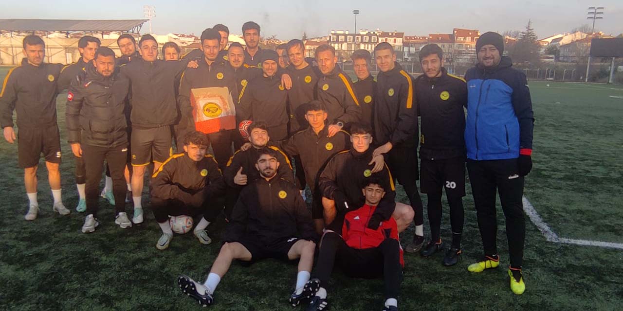Çiftlerspor'da sürpriz kutlama