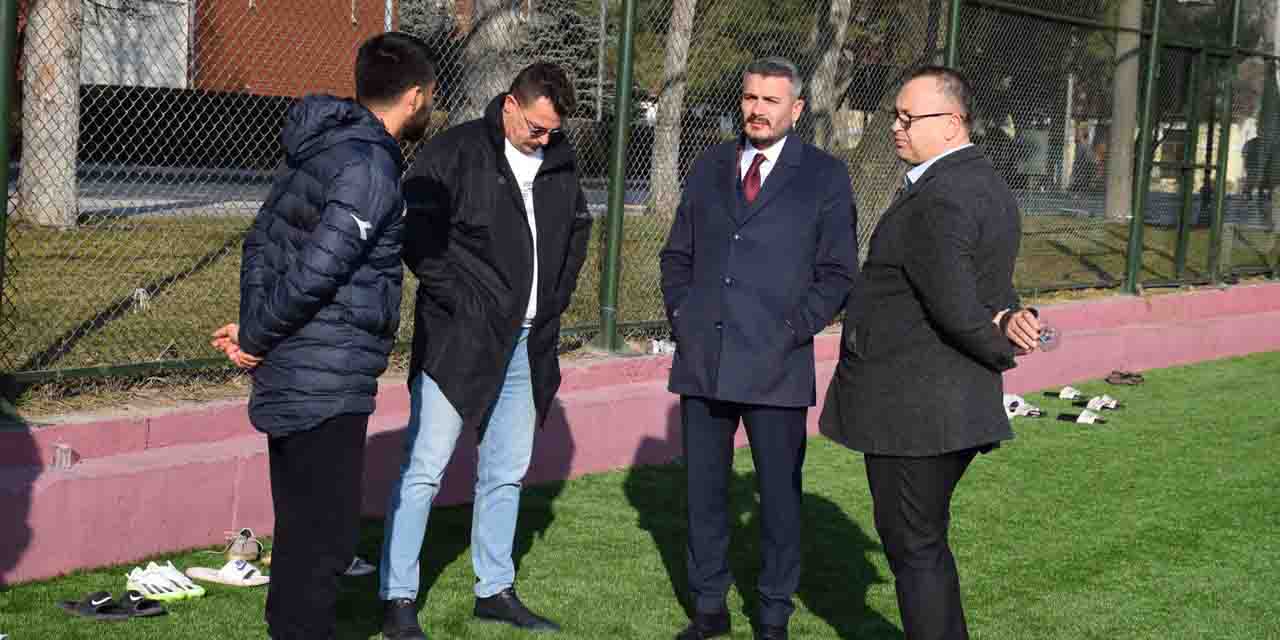 Anadolu Üniversitesi’nde yönetim takımın yanında