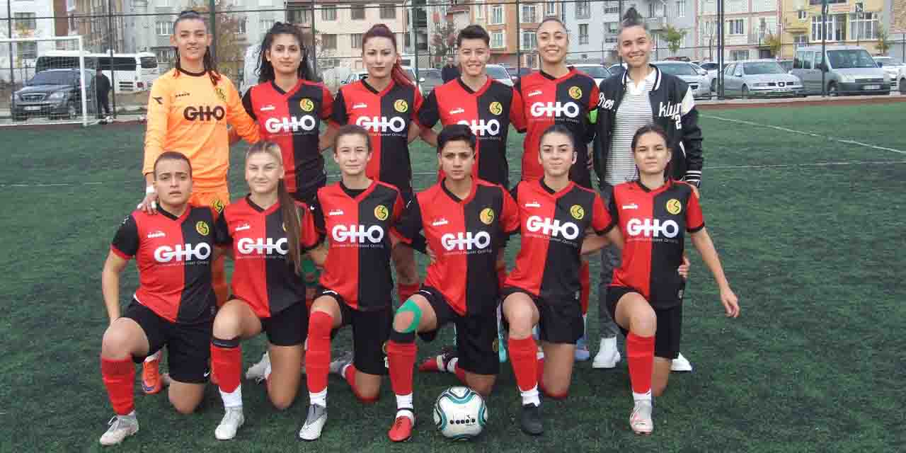 Eskişehirspor Kadın Futbol Takımı Pendik'i bekliyor