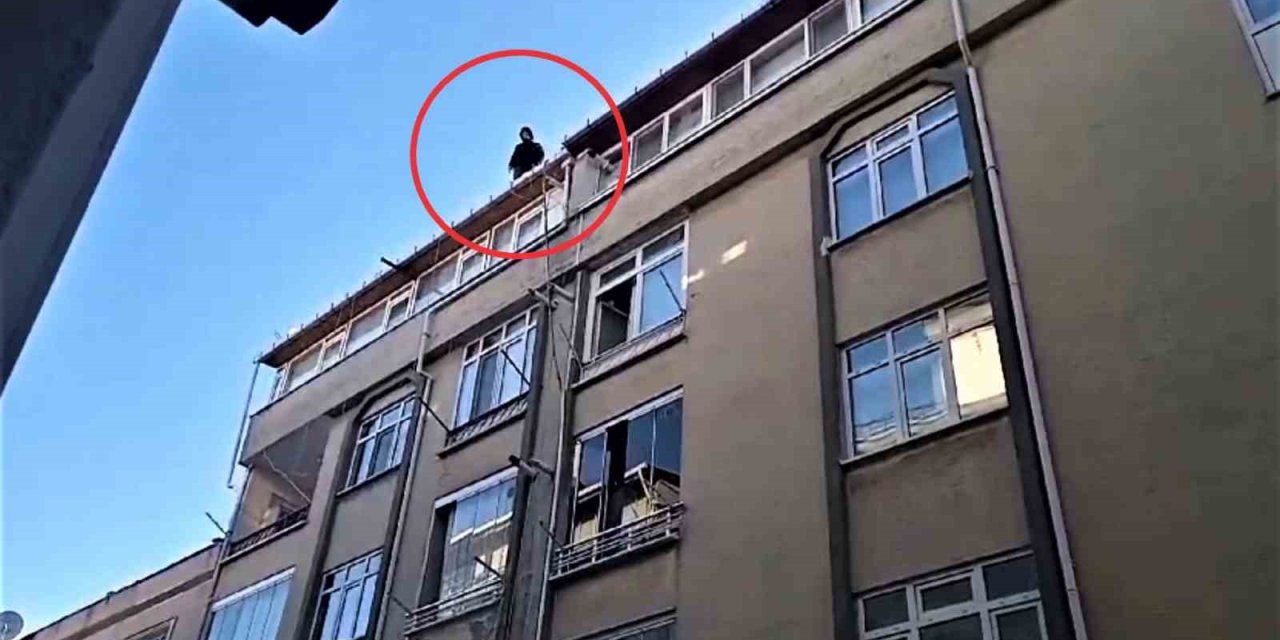 Boşanmamak için çatıya çıkarak intihara kalkıştı
