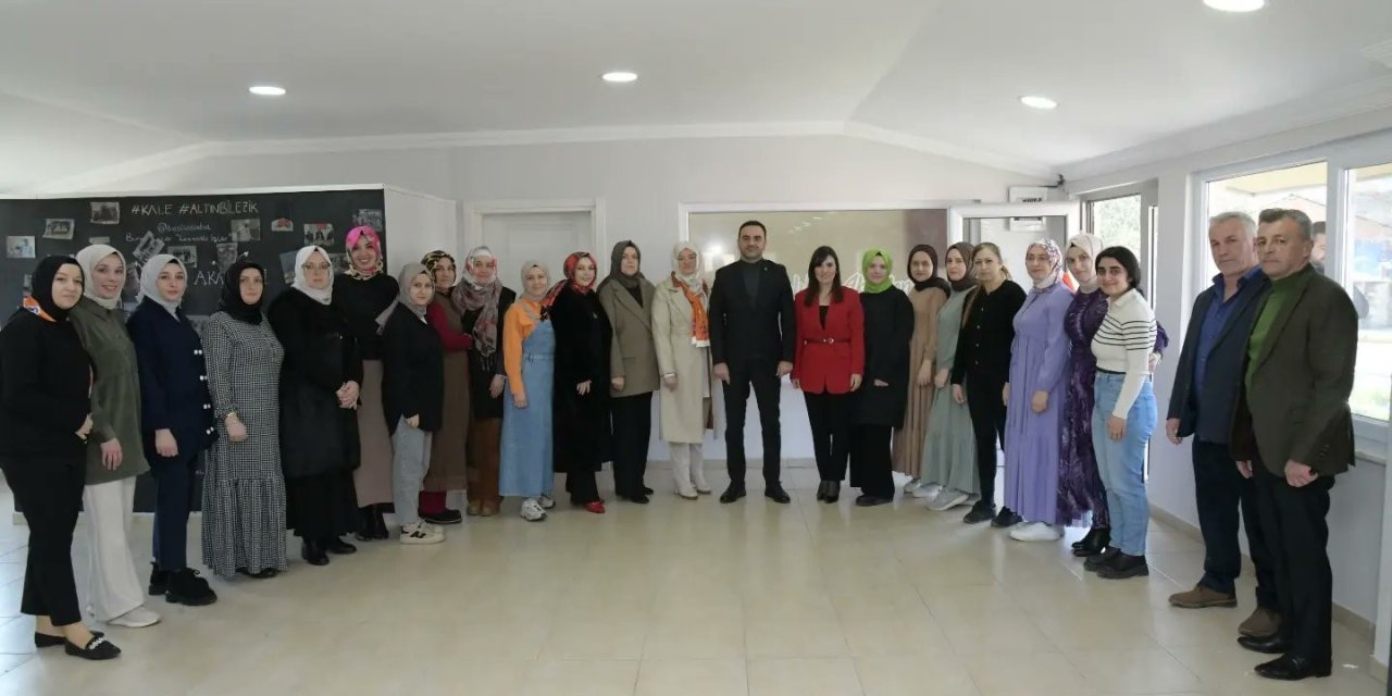 Geleceğin pasta şefleri sertifikalarını teslim aldı