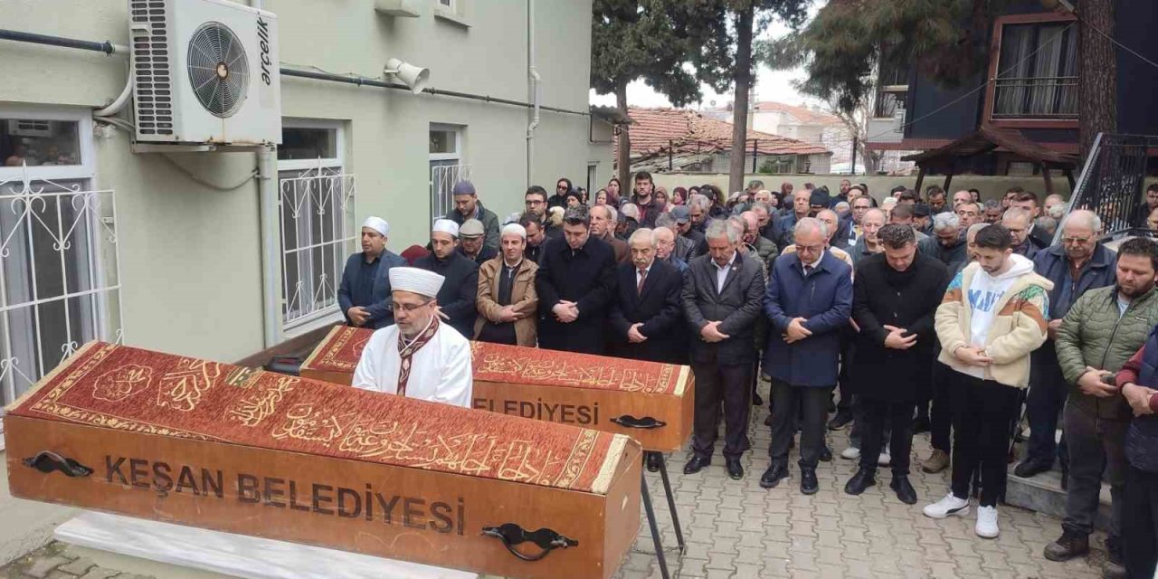 Baba ve oğlu aynı gün hayatını kaybetti
