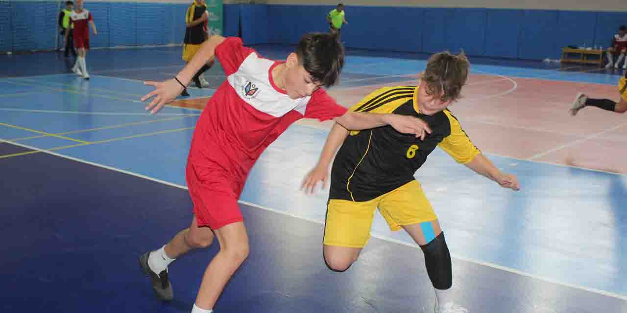 Futsal’da yıldızlar sahaya indi