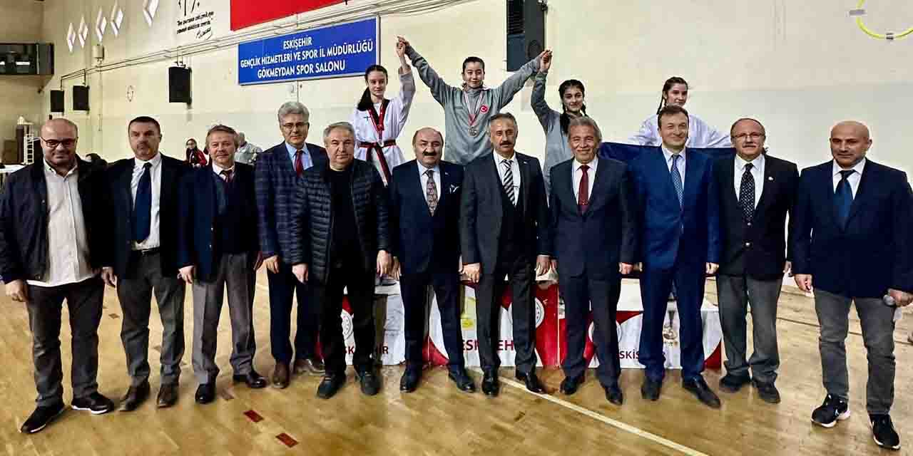 Taekwondocular kapıştı