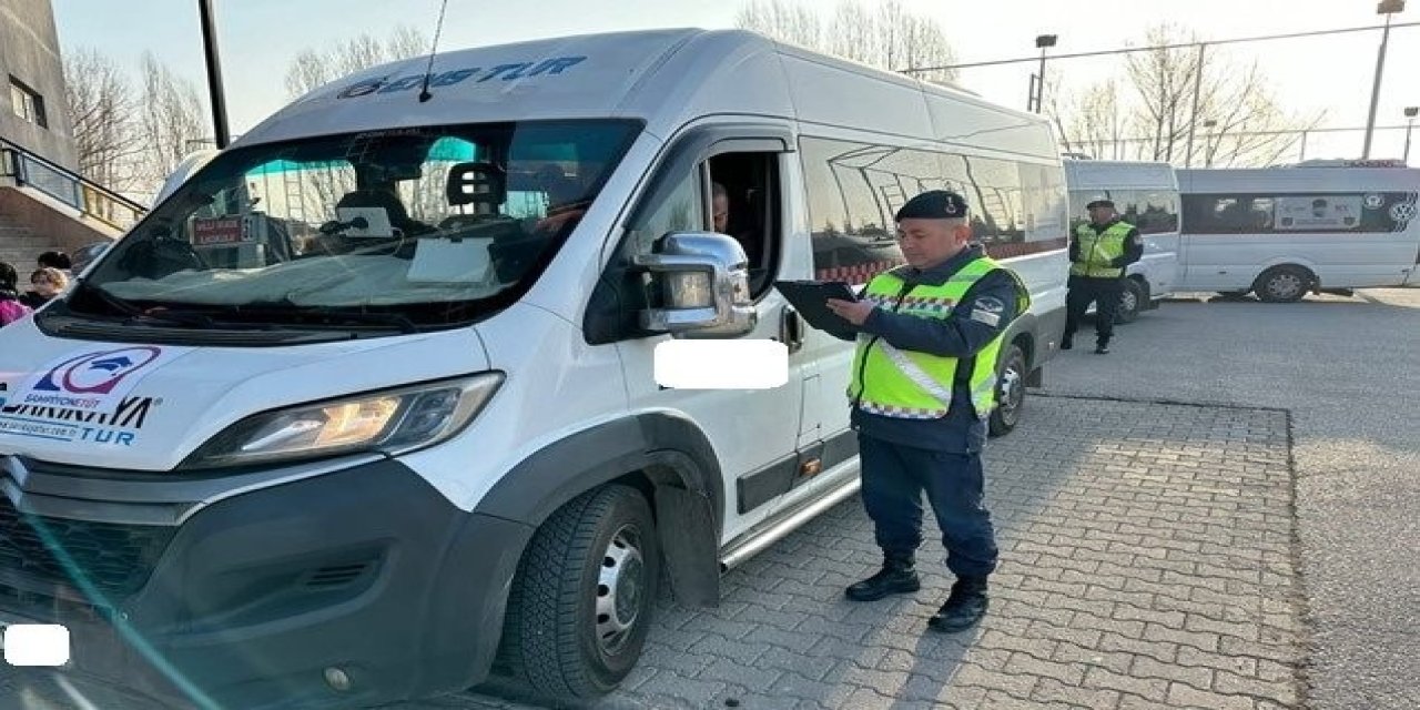 Eskişehir'de jandarmadan okul servislerine denetim