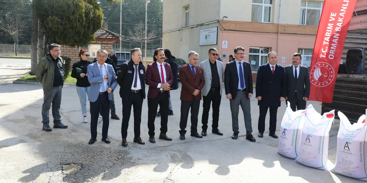 Odunpazarı Çiftçisine nohut tohumluğu desteği verildi