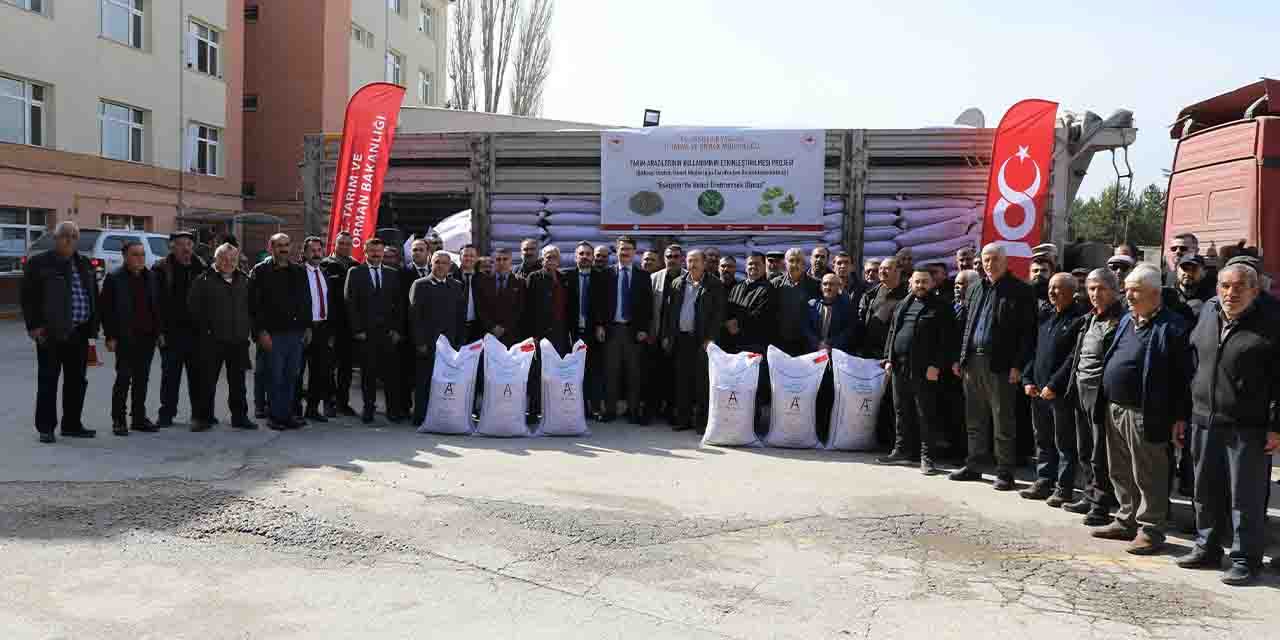 Tepebaşı çiftçisine nohut tohumu desteği