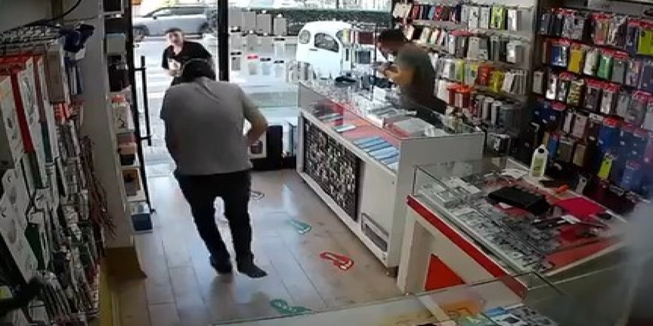 Telefondan çıkartılan batarya alev topuna döndü